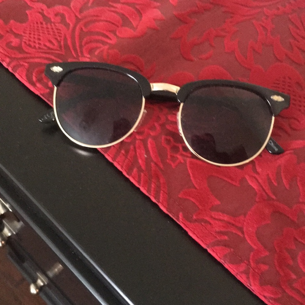 Urban Outfitters sunglasses